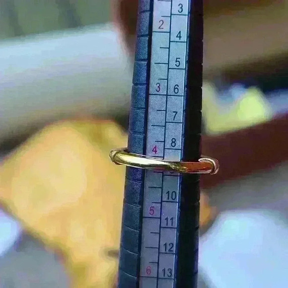 Gold tone black heart ring size4 to  5 adjustable - Picture 14 of 17